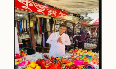 শিক্ষার আলো ছড়ান, ধর্মচর্চায় নিবেদিত- শেকড়ের টানে মৃৎশিল্পী বিকাশ কুমার পাল