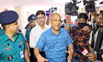 মোহাম্মদপুর থানা পরিদর্শনে স্বরাষ্ট্র উপদেষ্টা