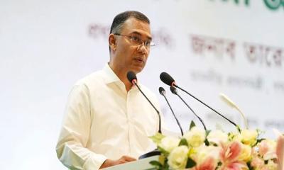 গণতন্ত্রকে প্রাতিষ্ঠানিক রূপ দেওয়ার লক্ষ্যে সরকার কাজ করছে: প্রধানমন্ত্রী