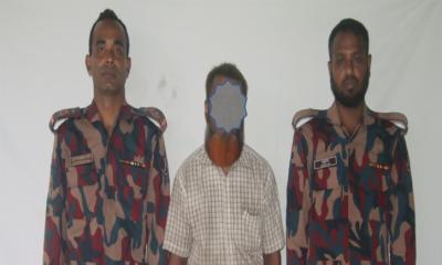 নাইক্ষ্যংছড়িতে বিজিবির অভিযানে ইয়াবা, বাংলা মদসহ আটক এক
