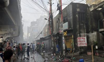 টঙ্গীতে কেমিক্যাল গুদামের আগুন নিয়ন্ত্রণে, উদ্ধার অভিযান অব্যাহত