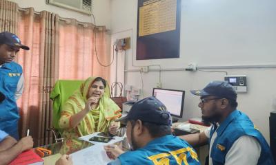 গোপালগঞ্জে বিআরটিএ অফিসে  দুদকের অভিযান