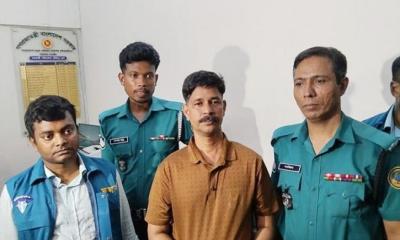 ছদ্মবেশে বরিশাল বিআরটিএ অফিসে দুদকের অভিযান