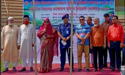 সাতক্ষীরায় প্রাথমিক বিদ্যালয় গোল্ডকাপ ফুটবল টুর্নামেন্ট উদ্বোধন