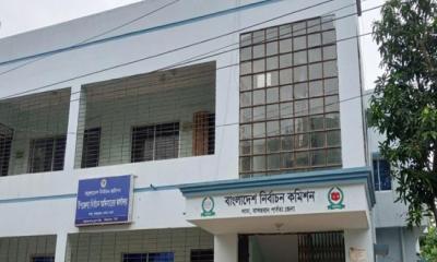 উপজেলা নির্বাচন অফিসে স্বচ্ছতাও শৃঙ্খলার নতুন উদ্যোগ নেন নির্বাচন কর্মকর্তা আব্দুল হামিদ
