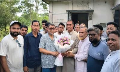পটিয়ার পাঁচুরিয়া স্বাস্থ্য কেন্দ্র পরিদর্শন করলেন স্বাস্থ্যমন্ত্রী সরদার সাখাওয়াত হোসেন বকুল