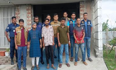 ময়মনসিংহে মায়ের শ্লীলতাহানির জেরে যুবককে কুপিয়ে হত্যা, ৪ ভাই গ্রেপ্তার