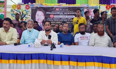 মোংলায় দুস্থ-অসহায়দের মাঝে অর্থ ও খাদ্যসামগ্রী বিতরণ