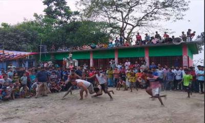 ঈশ্বরগঞ্জে বিবাহিত- বনাম অবিবাহিতদের হাডুডু খেলা