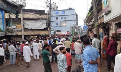 ঈদগাঁওয়ে স্মরণকালের শ্রেষ্ঠ উচ্ছেদ অভিযান: দখলমুক্ত হচ্ছে সড়ক, ফিরছে