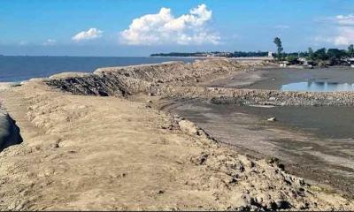 ৩৫ বছরেও অরক্ষিত উপকূলীয় এলাকার বেড়িবাঁধ