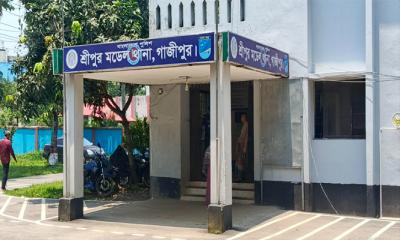 শ্রীপুরে সাড়ে ৩ লাখ টাকার বিদেশি মদসহ মাদক কারবারি গ্রেপ্তার