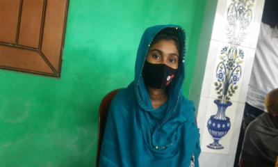 নাগেশ্বরীতে বিয়ের দাবিতে তরুণীর অনশণ