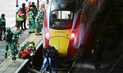 যুক্তরাজ্যে ট্রেনে ভয়াবহ ছুরি হামলায় গুরুতর আহত ৯, গ্রেপ্তার ২