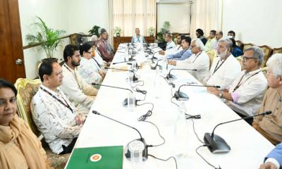 আরও ১৩ রাজনৈতিক দলের সঙ্গে প্রধান উপদেষ্টার বৈঠক
