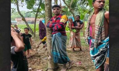 চুরির অভিযোগে যুবককে শিকলে বাঁধে জনতা,আদালতে সোপর্দ করল পুলিশ