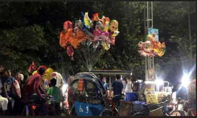 দর্শনার্থীর ঢল,গুলশান লেকপাড়ে , শিশুদের হৈ-হুল্লোড়