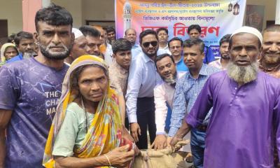 আমতলীতে সাড়ে ১৭ হাজার পরিবার পেলো বিশেষ ভিজিএফ চাল