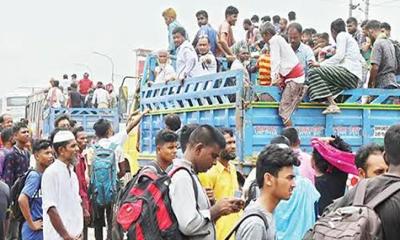 যানবাহনগুলোতে বাড়তি ভাড়া আদায়ের অভিযোগ