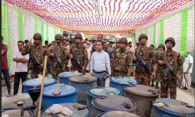 নেছারাবাদে অবৈধ জ্বালানি মজুদ: ৪ হাজার লিটার ডিজেল জব্দ