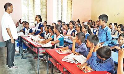 ঈদ ছুটি শেষে আজ থেকে প্রাথমিক পাঠদান শুরু, মাধ্যমিক খুলছে কাল