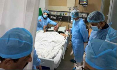 হাসপাতালে গিয়ে অসুস্থ মির্জা আব্বাসের খোঁজ নিলেন প্রধানমন্ত্রী