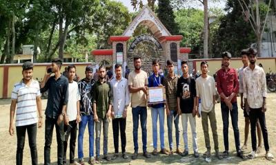 মধুখালীতে এসএসসি পরীক্ষার্থীদের পাশে পৌর ছাত্রদল