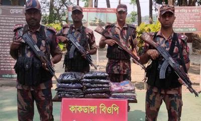 বিজিবির অভিযানে  প্রায় তিন লক্ষ টাকার ভারতীয় মালামাল জব্দ