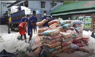 সাতক্ষীরায় ট্রাক ভর্তি ভারতীয় শাড়িসহ ৮ কোটি টাকার মালামাল জব্দ