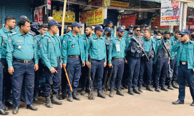 নীলক্ষেত অতিরিক্ত পুলিশ মোতায়েন
