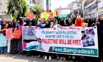 ফেনীতে ফিলিস্তিনের মুসলমানদের জন্য ছাত্র-জনতার বিক্ষোভ মিছিল