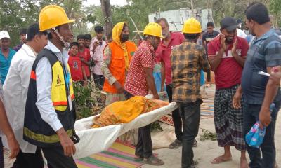 মাঠ মহড়ায়  মানুষের উপস্থিতি ছিল চোখে পড়ার মতো