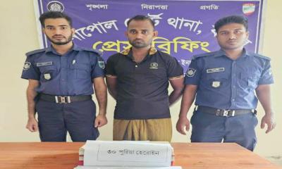 বেনাপোল পোর্ট থানা পুলিশের অভিযানে ৩০ পুরিয়া হিরোইনসহ, মাদক কারবারি কে আটক