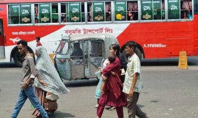 ঈদের ছুটি শেষে স্বস্তিতেই রাজধানীতে ফিরছেন মানুষ