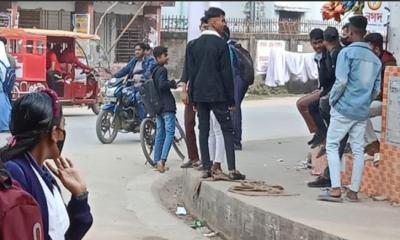 হাজীগঞ্জে বেড়েছে বখাটেদের উৎপাত, অতিষ্ঠ স্কুল-কলেজ শিক্ষার্থীরা