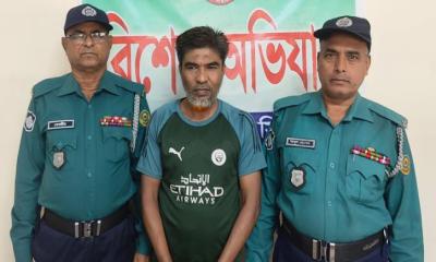 পতেঙ্গায় প্রাইমুভার গাড়ী উদ্ধার সহ আটক ১ যুবক
