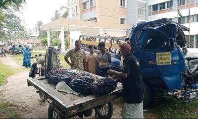 আমতলীতে পিকআপের চাকা ফেটে দুর্ঘটনায় হেল্পারের মৃত্যু