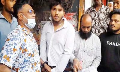 প্রেমিকার চশমার লেন্স পাল্টে না দেয়ায় প্রেমিকের কাণ্ড!