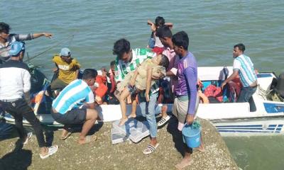 সেন্টমার্টিন থেকে ফেরার পথে স্পিডবোট দুর্ঘটনায় মা ও শিশুর মৃত্যু