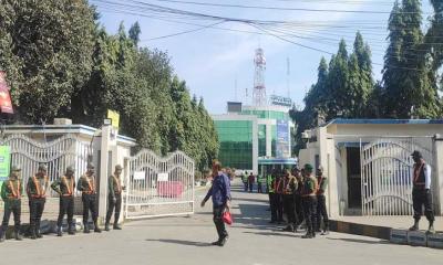 দ্বিতীয় দিনও চট্টগ্রাম বন্দরে অচলাবস্থা