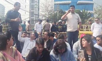 দ্বিতীয় দিনের মতো নির্বাচন কমিশন ঘেরাও ছাত্রদলের