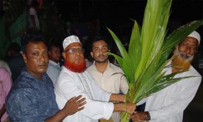প্রধানমন্ত্রীর ২৫ কোটি বৃক্ষরোপণ কর্মসূচির অংশ হিসেবে ঈদগাঁওয়ে নারকেল চারা বিতরণ