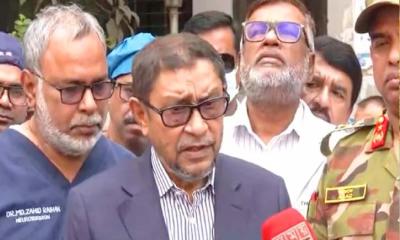 ঢামেকে আকস্মিক পরিদর্শন, দালালমুক্ত হাসপাতালের ঘোষণা