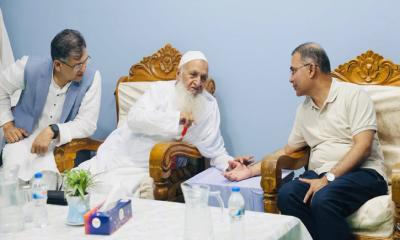 ঐক্যবদ্ধভাবে আমাদের সব সমস্যা মোকাবিলা করতে হবে