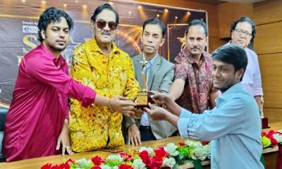 পরিবেশ ও সমাজসেবায় ‘স্টার এক্সিলেন্স অ্যাওয়ার্ড’ পেলেন সাংবাদিক ইসমাইল