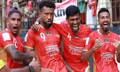 মোহামেডানকে হারিয়ে হ্যাটট্রিক শিরোপা বসুন্ধরা কিংসের