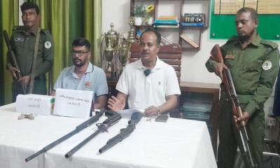 সুন্দরবনে অভিযানে বন্দুকসহ ৪ রাউন্ড গুলি উদ্ধার