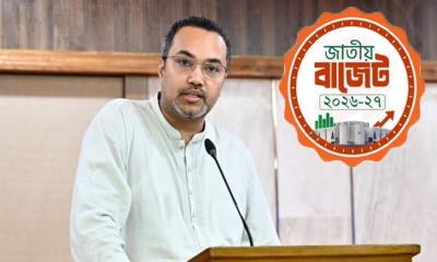 নতুন বাজেটে অর্থনীতি পুনর্গঠনের রূপরেখা তুলে ধরলেন মাহদী আমিন