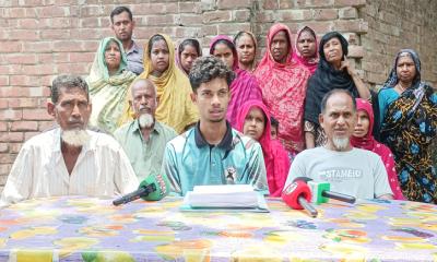 গরুর বাছুর নিয়ে বিরোধ: নওগাঁয় মিথ্যা মামলা প্রত্যাহারের দাবিতে সংবাদ সম্মেলন