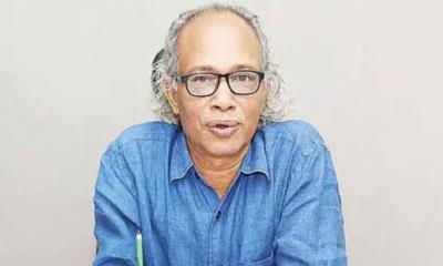 ডেইলি স্টারের সামনে সাংবাদিক নূরুল কবীরকে হেনস্তা